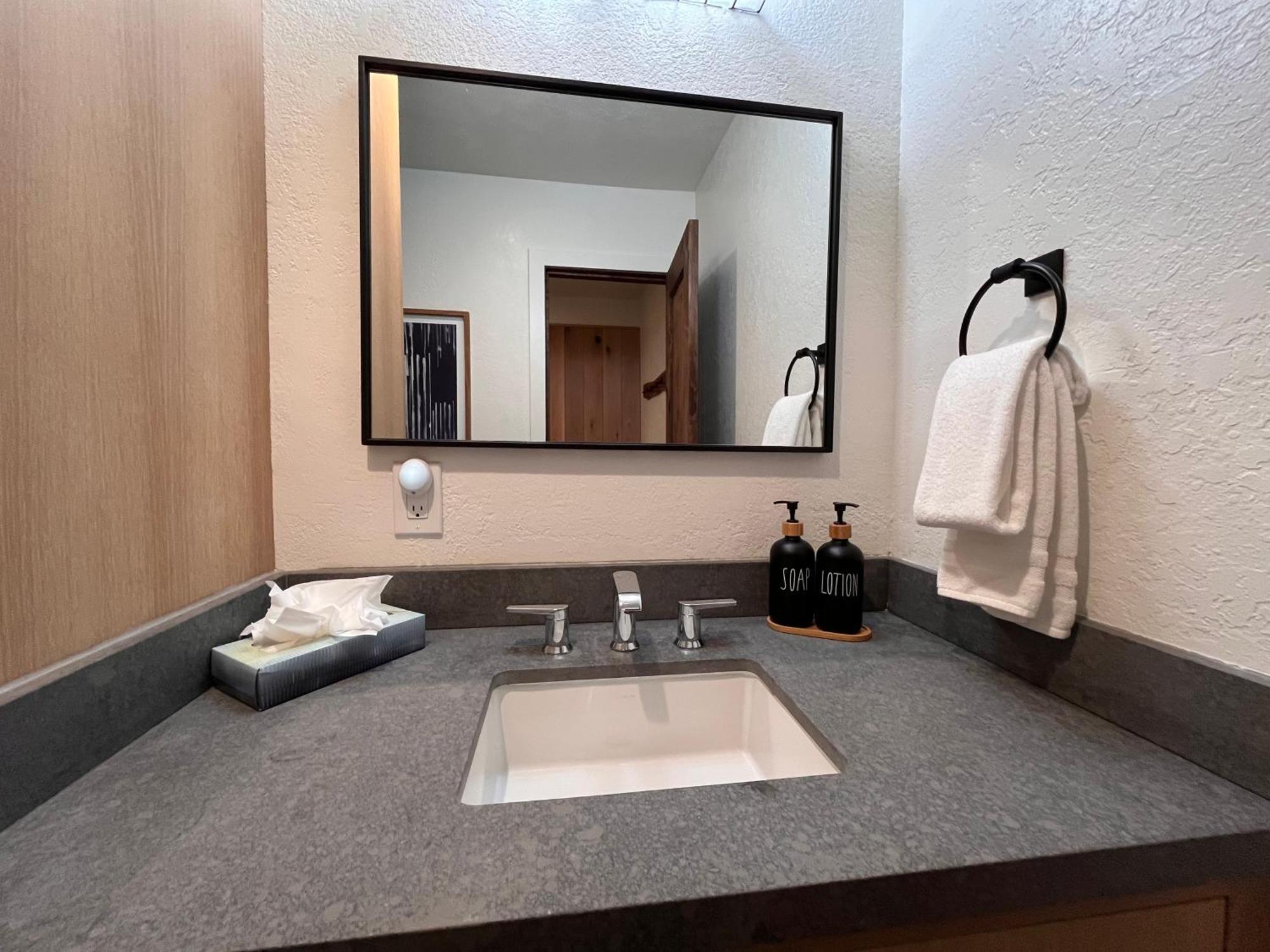 Tastefully Remodeled Condo At Mammoth Ski & Racquet Club, Hot Tub, Garage, 10 Min Walk To Ski Lifts Mammoth Lakes Exteriér fotografie